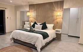 Seasons Inn Self-Catering Guesthouse